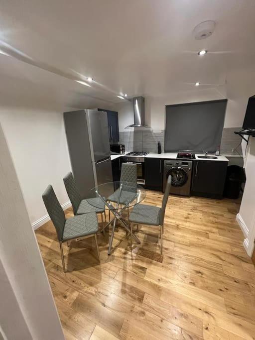 2 Bedroom Apartment In Hampdenrd London Eksteriør billede